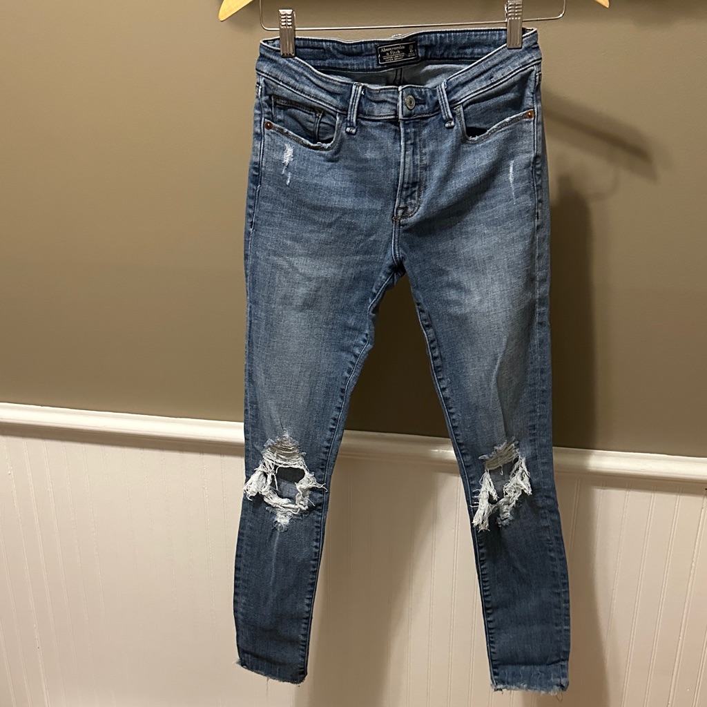 Abercrombie & Fitch Women's Dark Blue Distressed Skinny Jeans